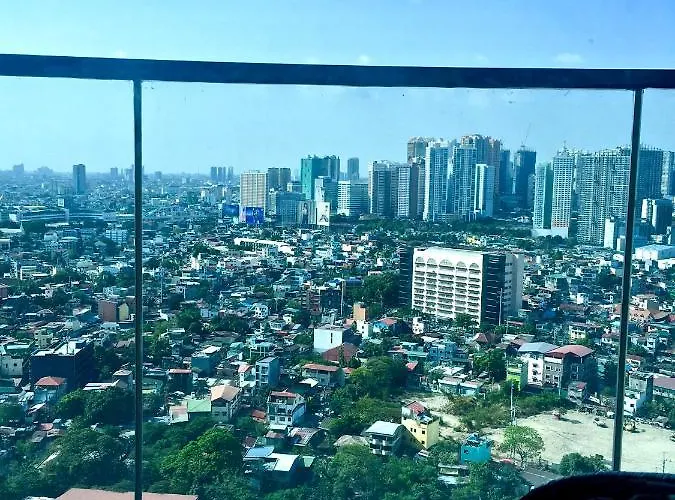 New & Modern Cozy 1br W/ Balcony@bgc, Wifi 300mbps Apartment
