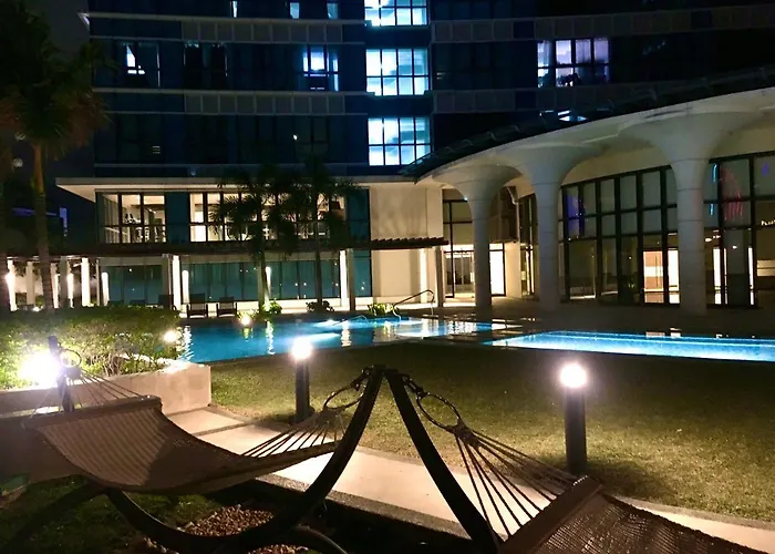 Apartment New & Modern Cozy 1br W/ Balcony@bgc, Wifi 300mbps Manila