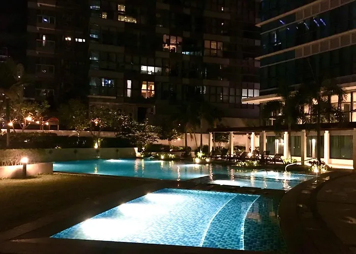 New & Modern Cozy 1br W/ Balcony@bgc, Wifi 300mbps Apartment Manila