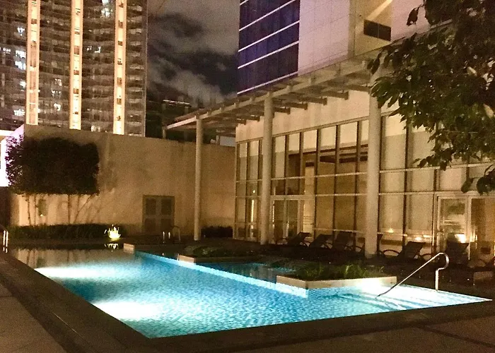 New & Modern Cozy 1br W/ Balcony@bgc, Wifi 300mbps * Manila
