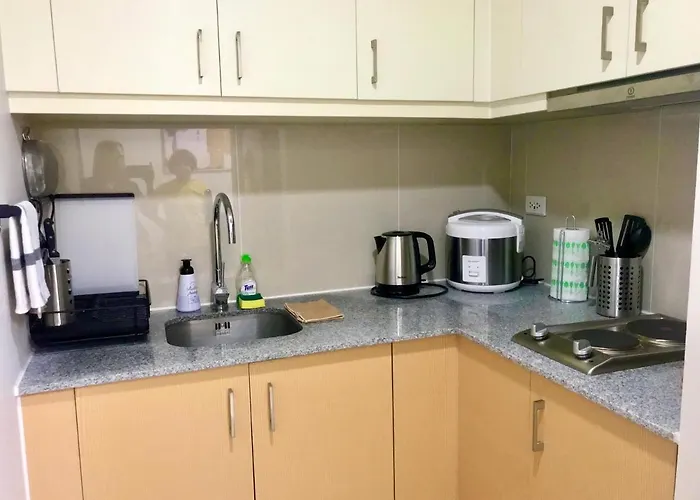New & Modern Cozy 1br W/ Balcony@bgc, Wifi 300mbps Apartment *