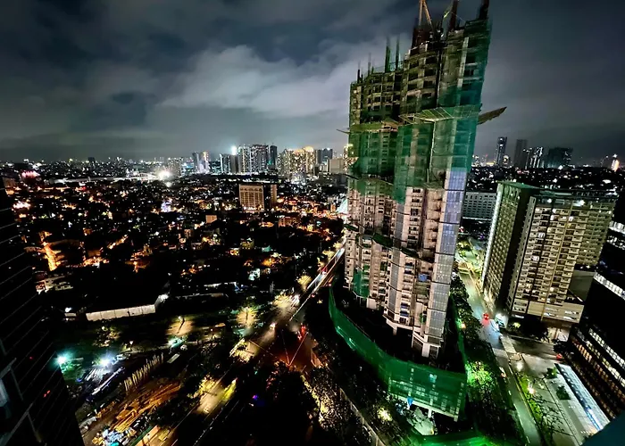 New & Modern Cozy 1br W/ Balcony@bgc, Wifi 300mbps *