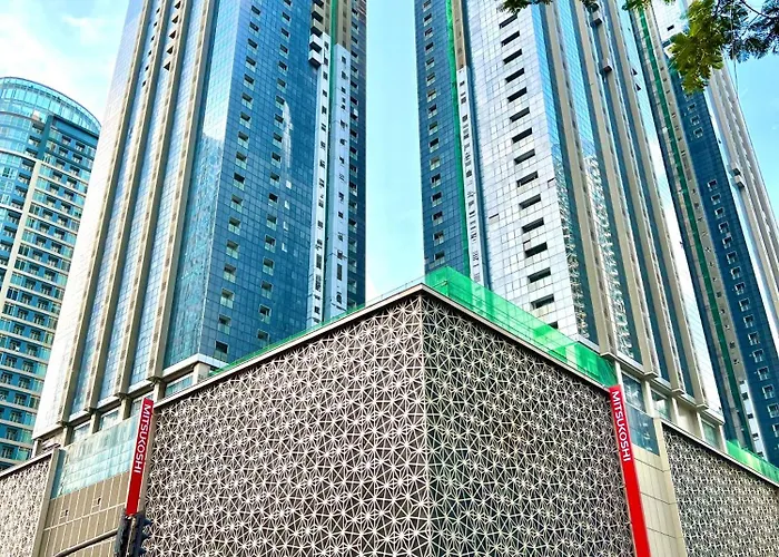 New & Modern Cozy 1br W/ Balcony@bgc, Wifi 300mbps *